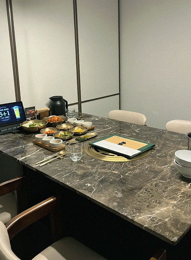 DAEBOJUNG Yeouido · the full Hanwoo omakase table
