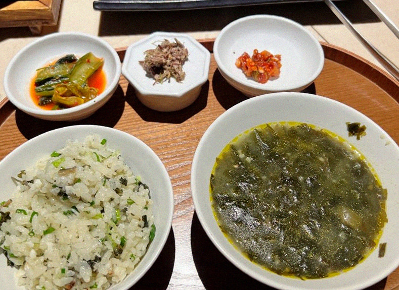 WOOARA Yeouido · assorted Korean side dishes (banchan)
