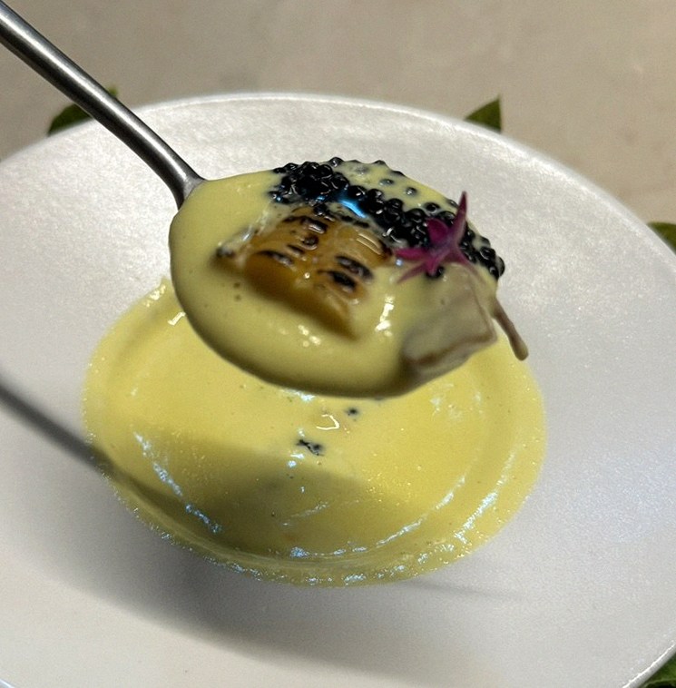 우아라 여의도점 · 여의도 IFC몰 맛집 · 한 접시씩 정성껏 플레이팅된 한우 코스 요리