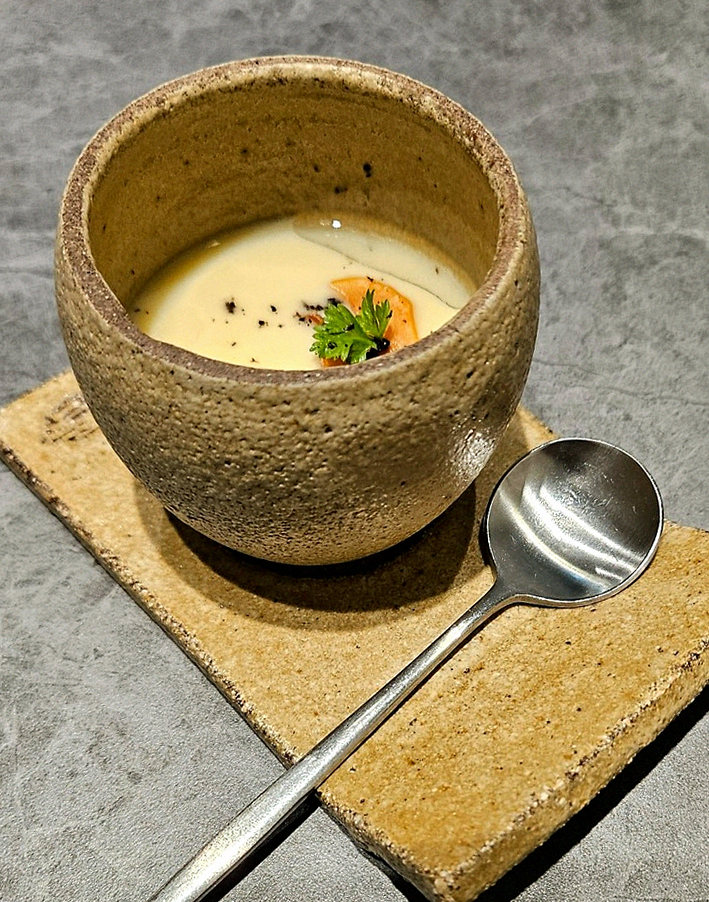 WOOHANA Jonggak · a warm soup to finish the course