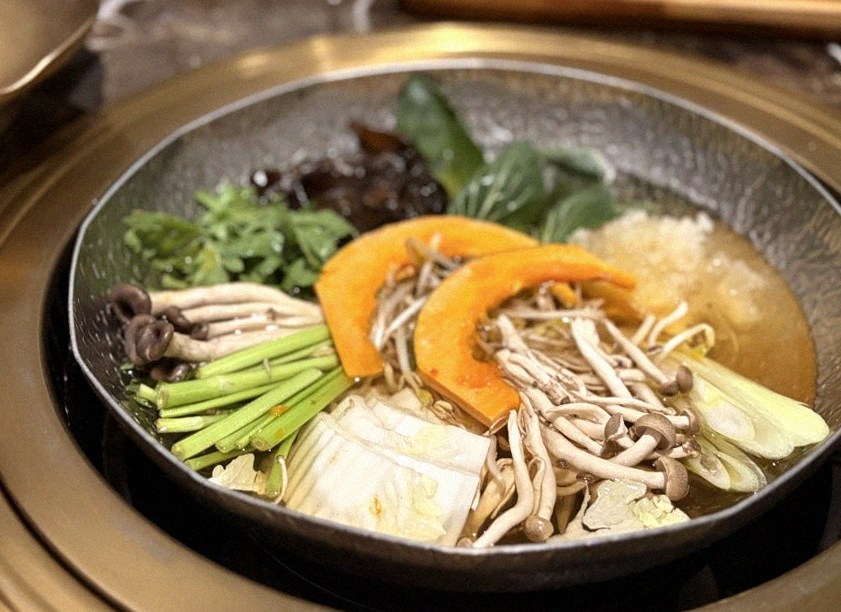 DAEBOJUNG Yeouido · a warm soup to finish the course