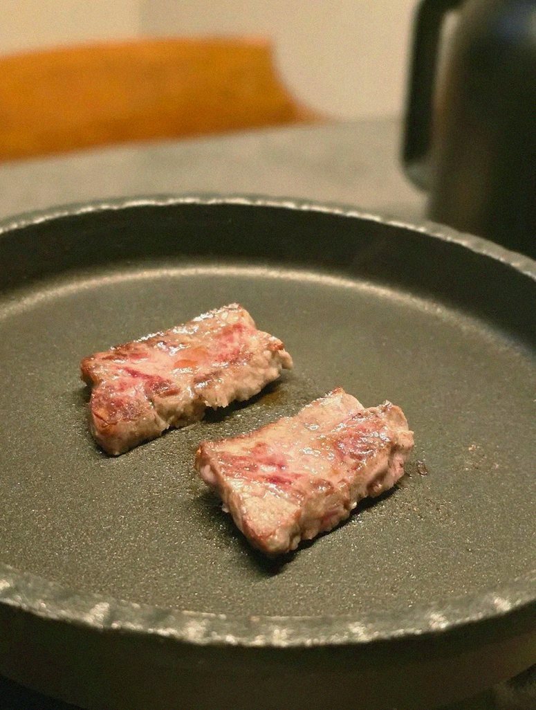고우가 여의도점 · 여의도역 점심 · 마블링이 살아있는 프리미엄 한우 쇼잉