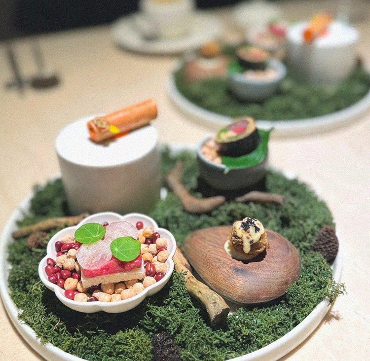 WOOARA Gwanghwamun · dessert to close the omakase