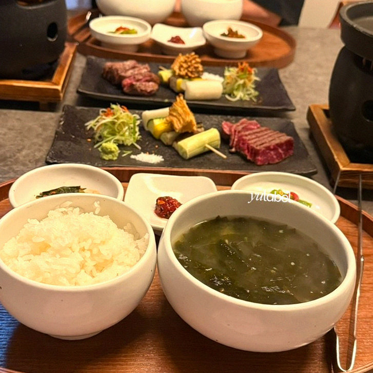 GOWOOGA Yeouido · assorted Korean side dishes (banchan)