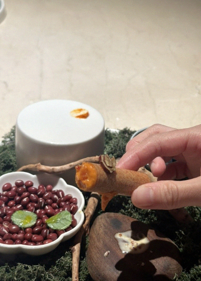 우아라 광화문점 · 신선한 한우 육회