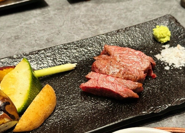 WOOHANA Jonggak · fresh Hanwoo beef tartare (yukhoe)