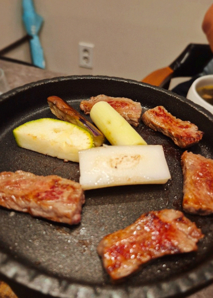 고우가 광화문점 · 광화문 점심맛집 · 비장탄 그릴 위에서 익어가는 한우