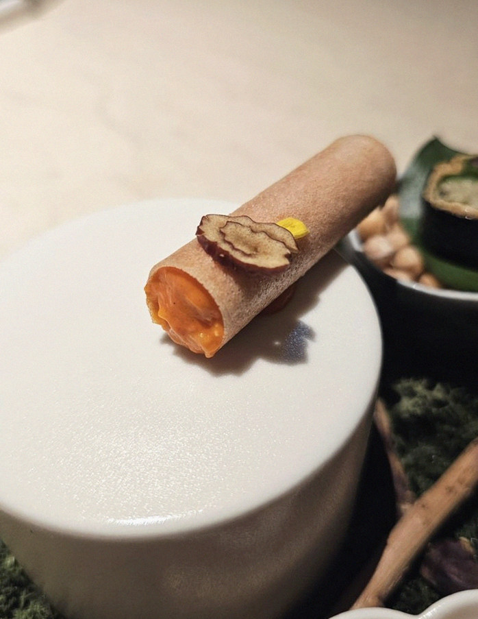 WOOARA Gwanghwamun · the signature Hanwoo showing — marbled beef cuts and caviar presented in a display chest