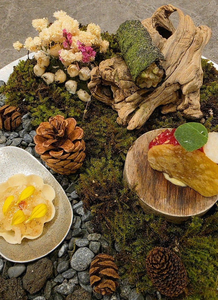 GOWOOGA Gwanghwamun · 套餐中搭配的海鲜料理