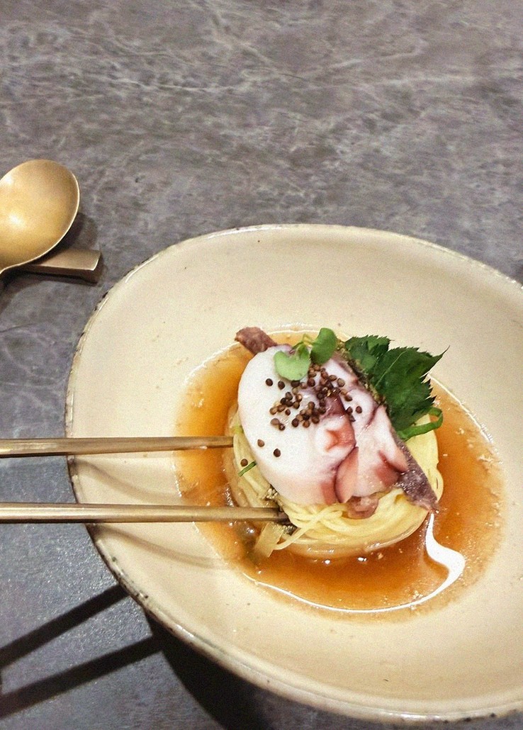 GOWOOGA Gwanghwamun · 新鲜韩牛生拌牛肉