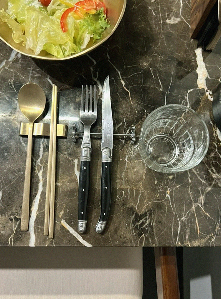 대보정 여의도점 · 한 상 가득 차려진 한우 오마카세 코스