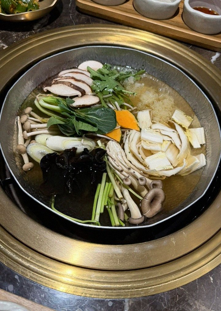 대보정 여의도점 · 따뜻하게 마무리하는 국물 요리