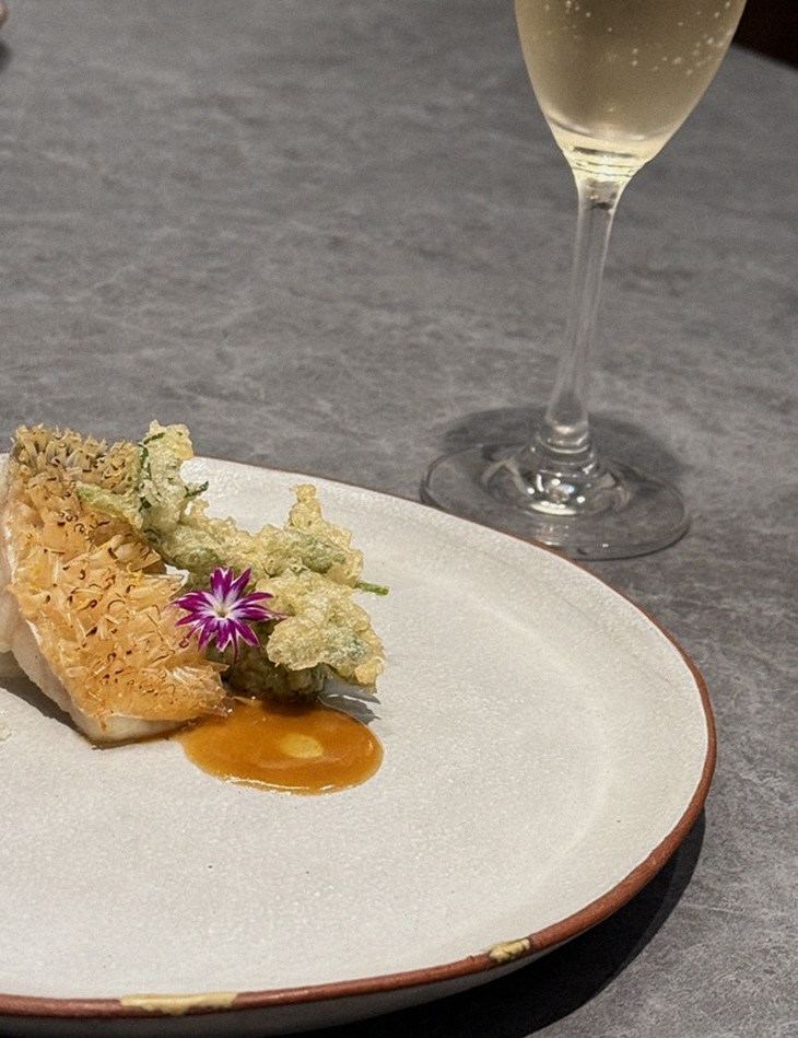 GOWOOGA Gangnam·Yeoksam · a plated course of Hanwoo beef