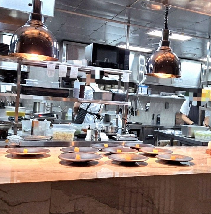 고우가 역삼점 강남 · 역삼 고기맛집 · 한 상 가득 차려진 한우 오마카세 코스