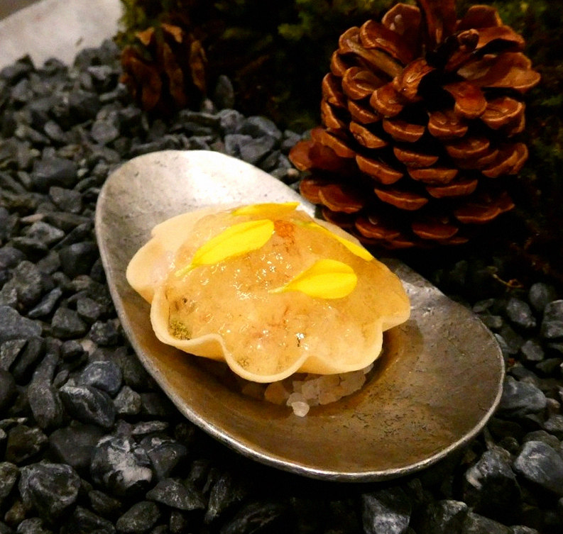 GOWOOGA Gwanghwamun · fresh Hanwoo beef tartare (yukhoe)