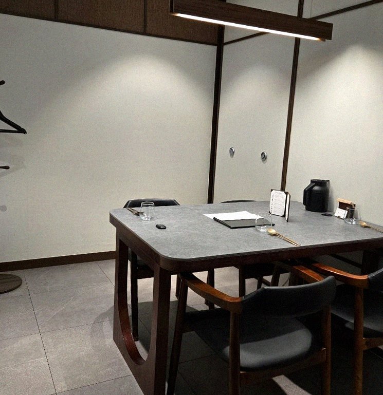 GOWOOGA Gangnam·Yeoksam · a private dining room — every table is a private room