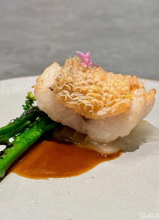 GOWOOGA Gangnam·Yeoksam · seafood course served alongside the beef