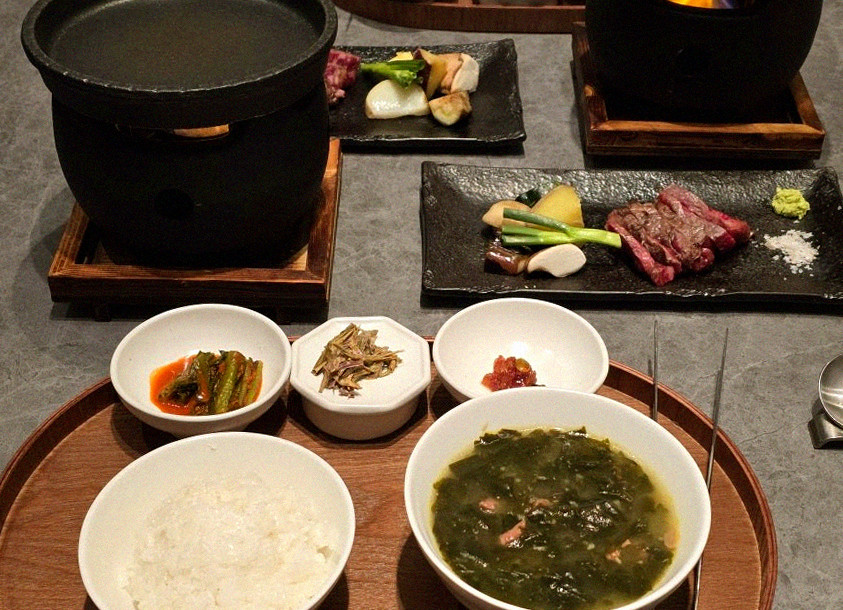 WOOHANA Yeouido · assorted Korean side dishes (banchan)