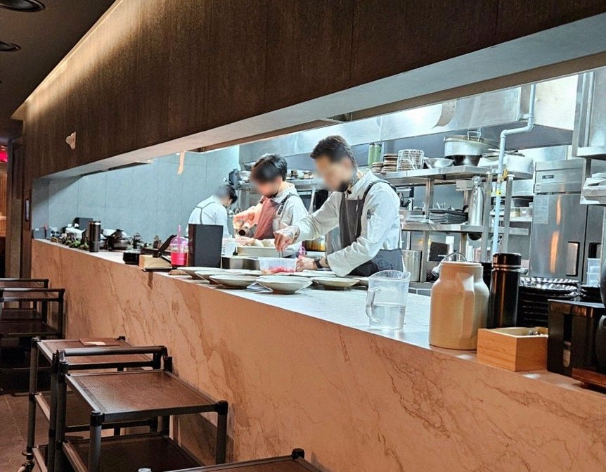 WOOHANA Yeouido · seafood course served alongside the beef
