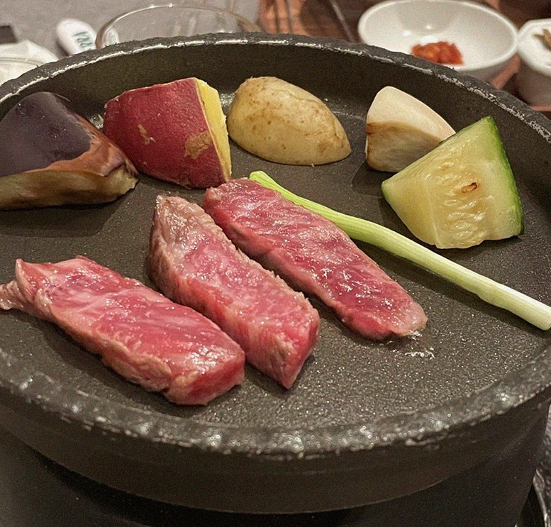WOOHANA Yeouido · Hanwoo beef grilling over binchotan charcoal