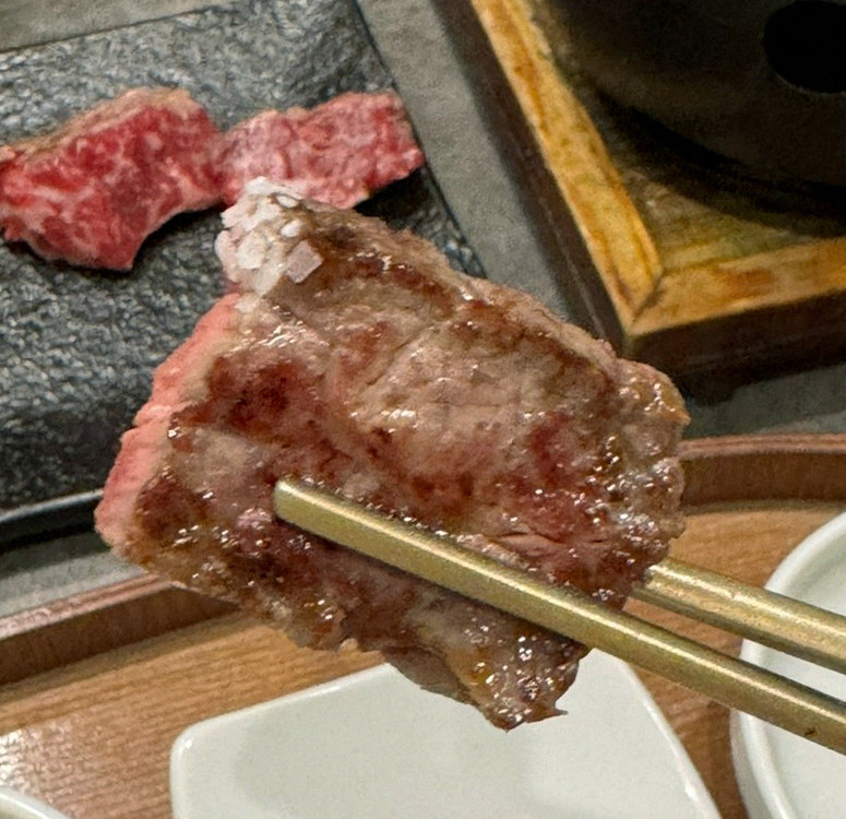 고우가 광화문점 · 경복궁역 맛집추천 · 마블링이 살아있는 프리미엄 한우 쇼잉