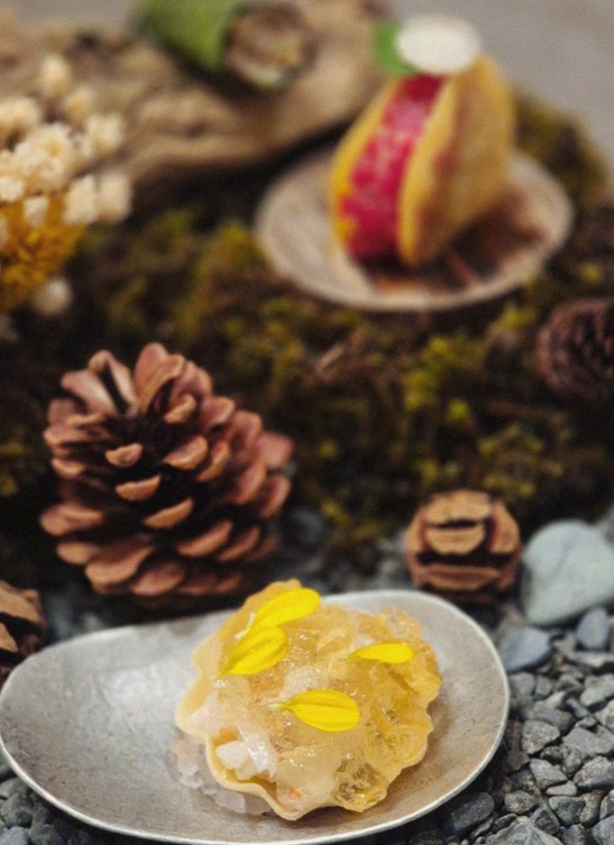 GOWOOGA Gwanghwamun · fresh Hanwoo beef tartare (yukhoe)