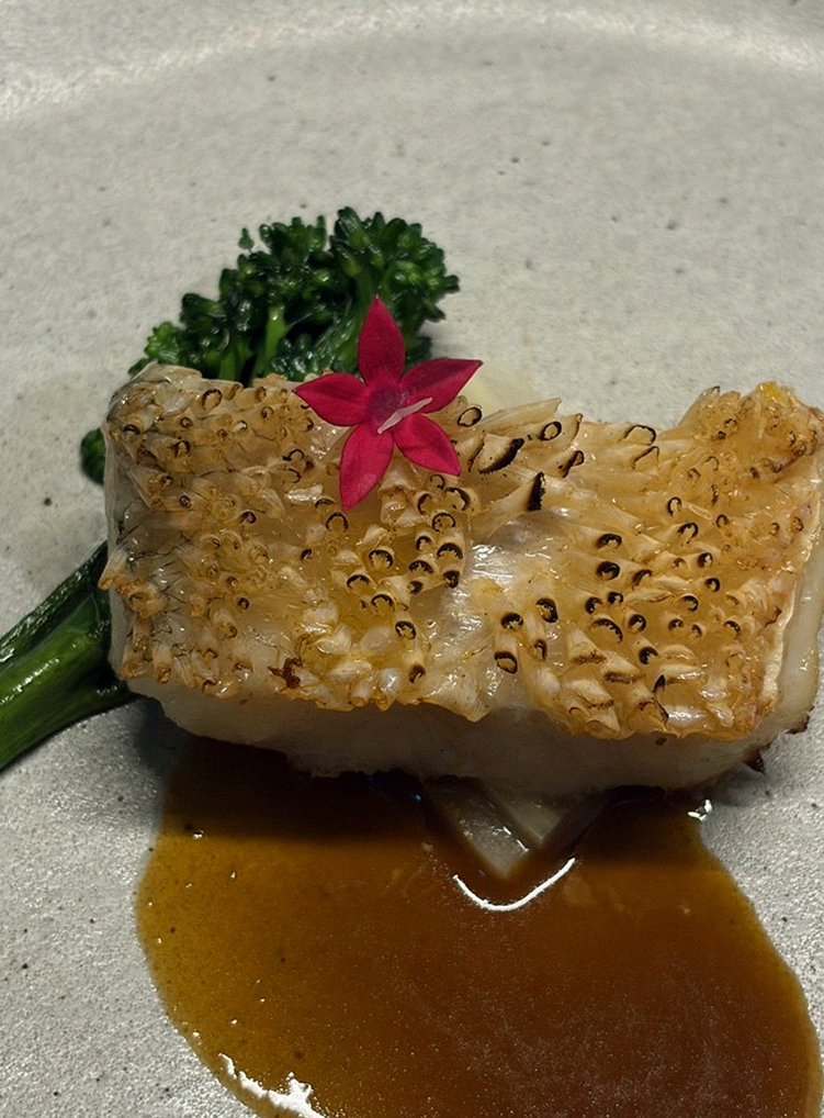 GOWOOGA Yeouido · seafood course served alongside the beef