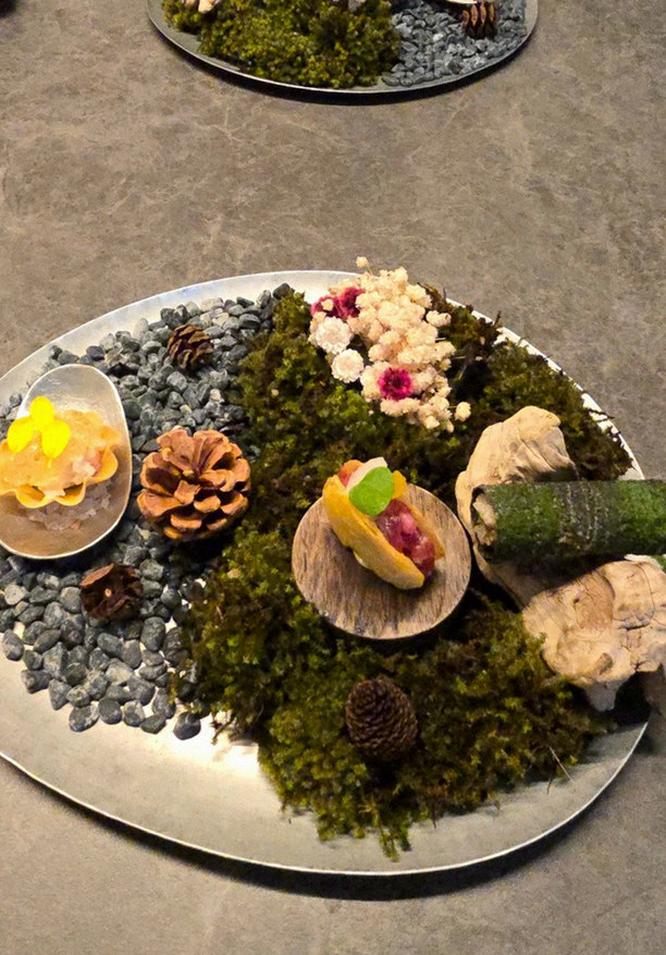 GOWOOGA Yeouido · 套餐中搭配的海鲜料理