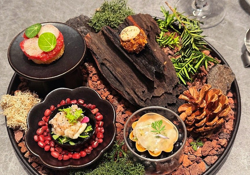 WOOHANA Yeouido · a plated course of Hanwoo beef