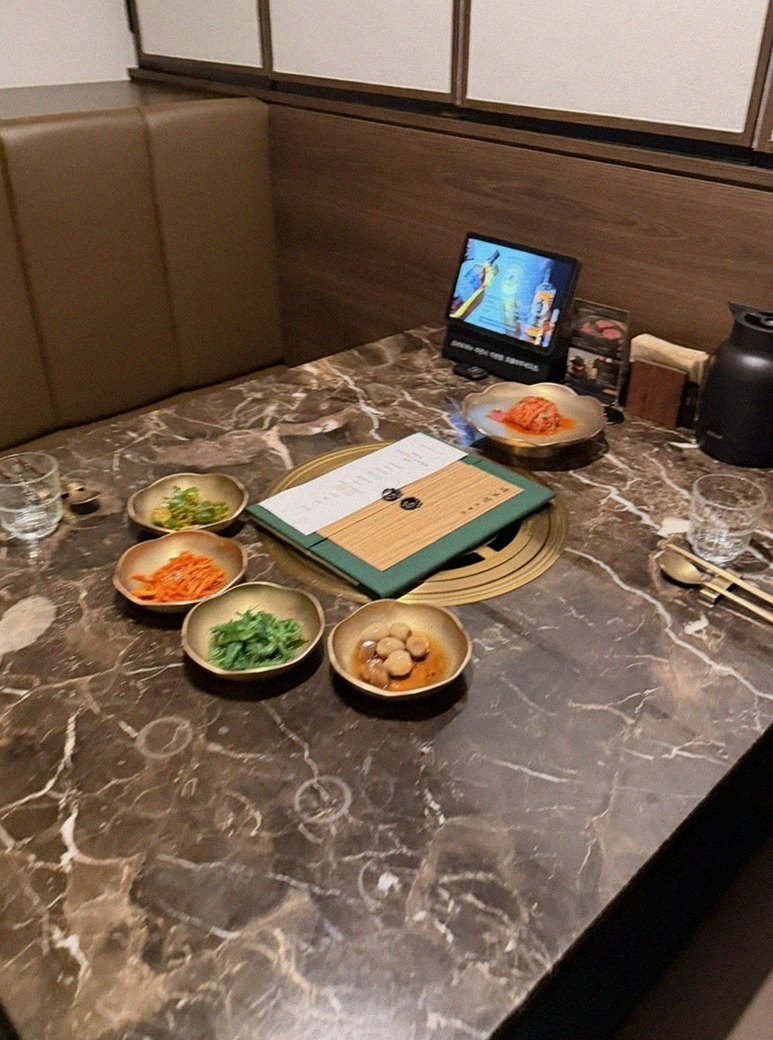 대보정 시청역점 · 시청역 데이트 맛집 · 한 상 가득 차려진 한우 오마카세 코스