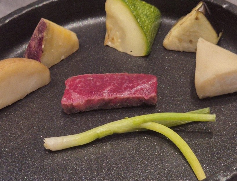 우하나 여의도점 · 63빌딩 맛집 · 한 접시씩 정성껏 플레이팅된 한우 코스 요리