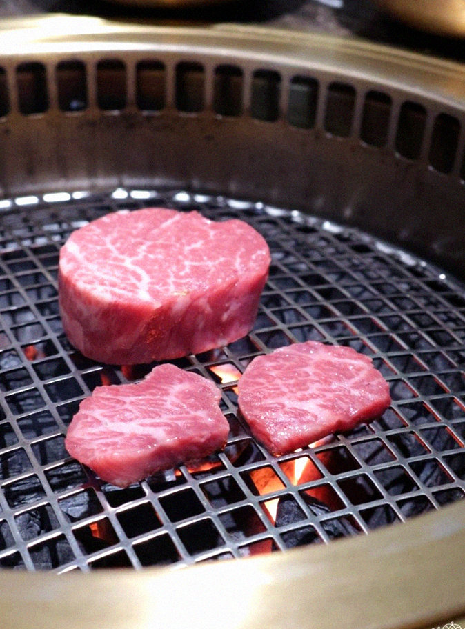 DAEBOJUNG Yeouido · 備長炭で焼き上げる韓牛
