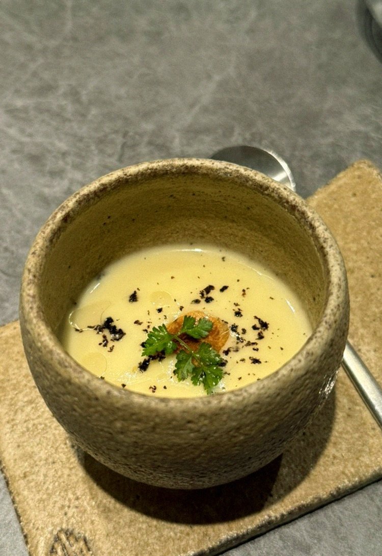 WOOHANA Jonggak · 收尾的热汤