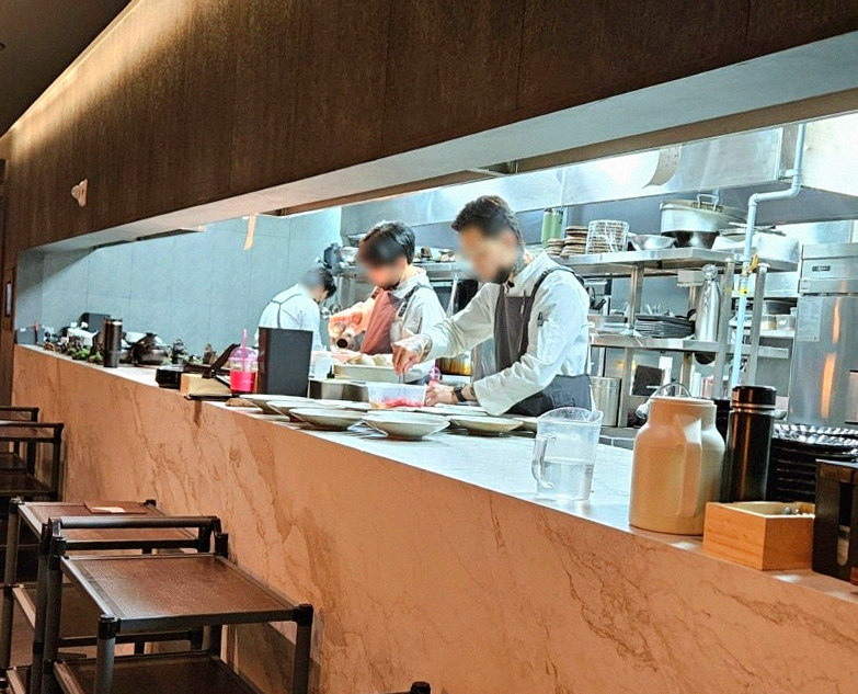 우하나 여의도점 · 여의도 더현대 맛집 · 코스에 곁들여지는 해산물 요리