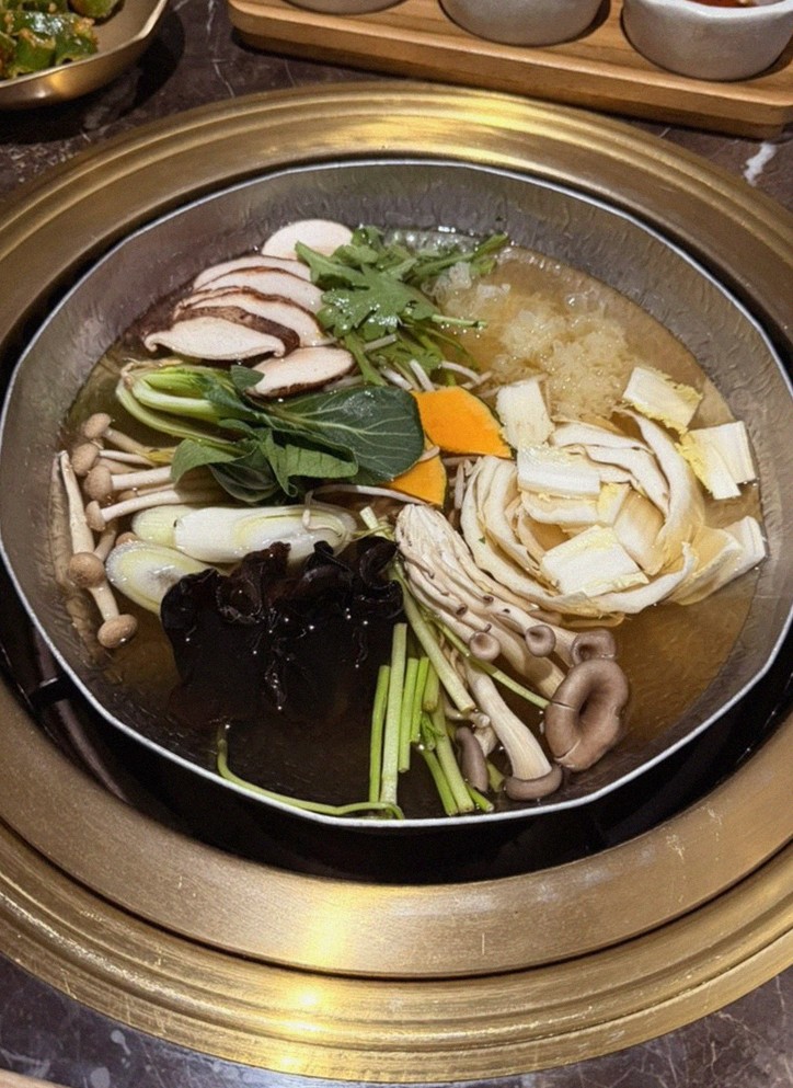 DAEBOJUNG City Hall · a warm soup to finish the course