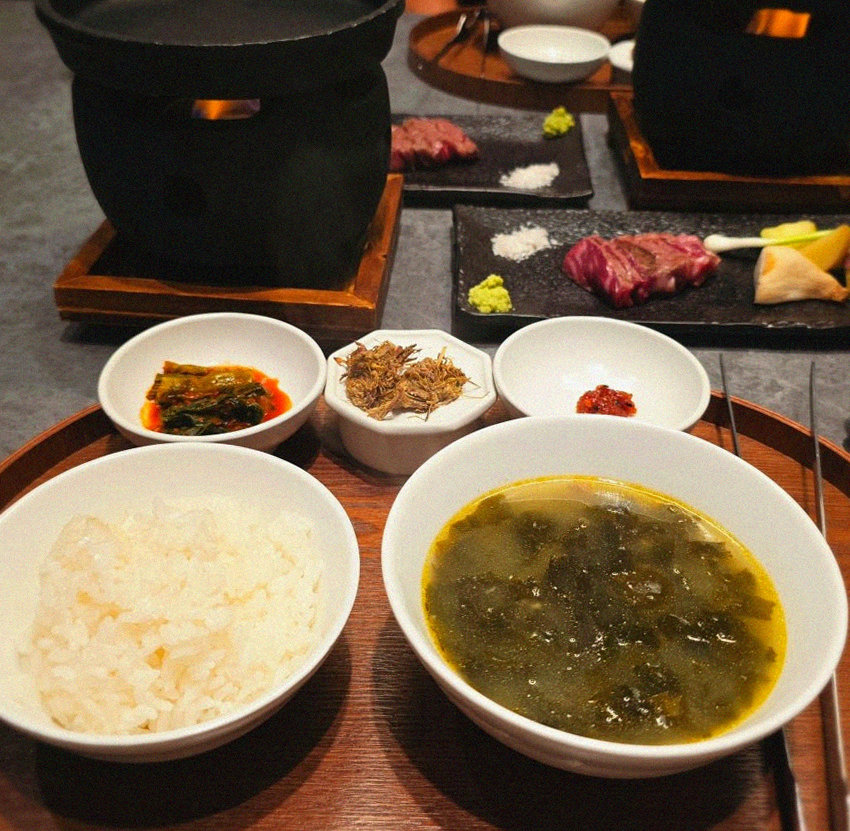 WOOHANA Yeouido · assorted Korean side dishes (banchan)