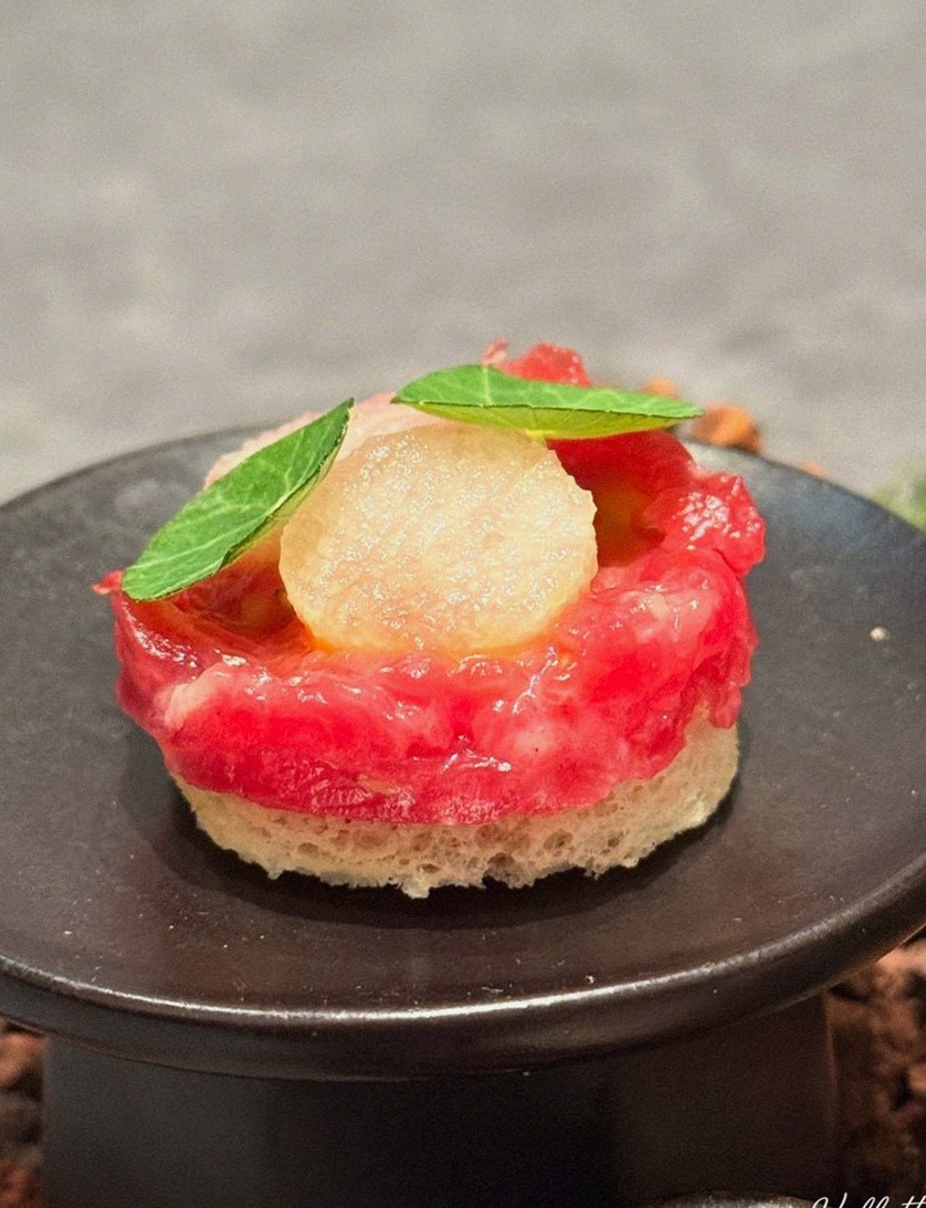 WOOHANA Yeouido · fresh Hanwoo beef tartare (yukhoe)