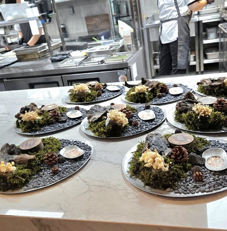 고우가 역삼점 강남 · 역삼역 맛집추천 · 한 상 가득 차려진 한우 오마카세 코스