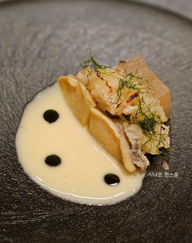 고우가 역삼점 강남 · 강남 파인다이닝 · 한 접시씩 정성껏 플레이팅된 한우 코스 요리