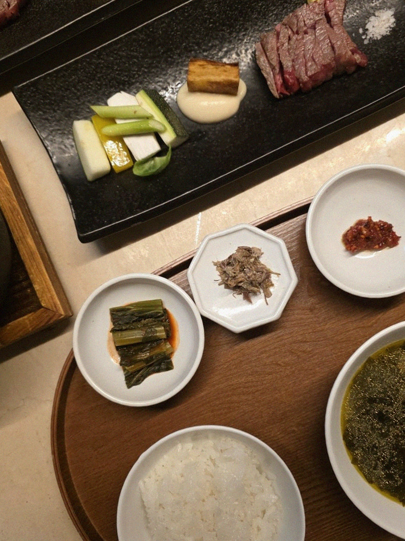 WOOARA Gwanghwamun · assorted Korean side dishes (banchan)