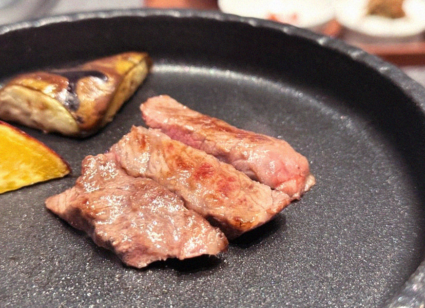 WOOHANA Yeouido · Hanwoo beef grilling over binchotan charcoal