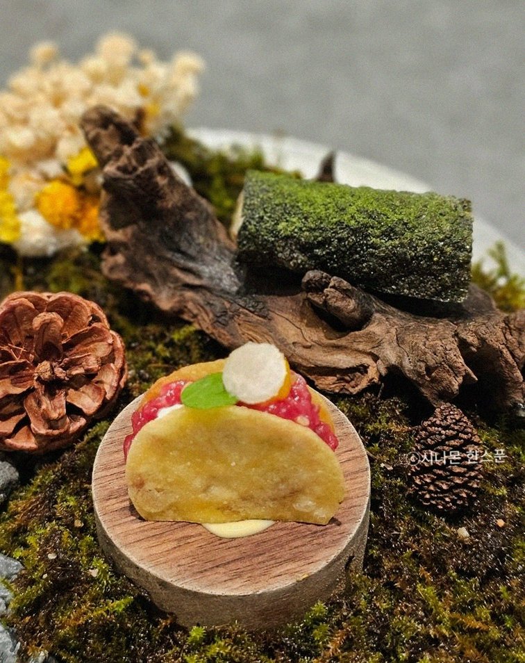 GOWOOGA Gangnam·Yeoksam · fresh Hanwoo beef tartare (yukhoe)