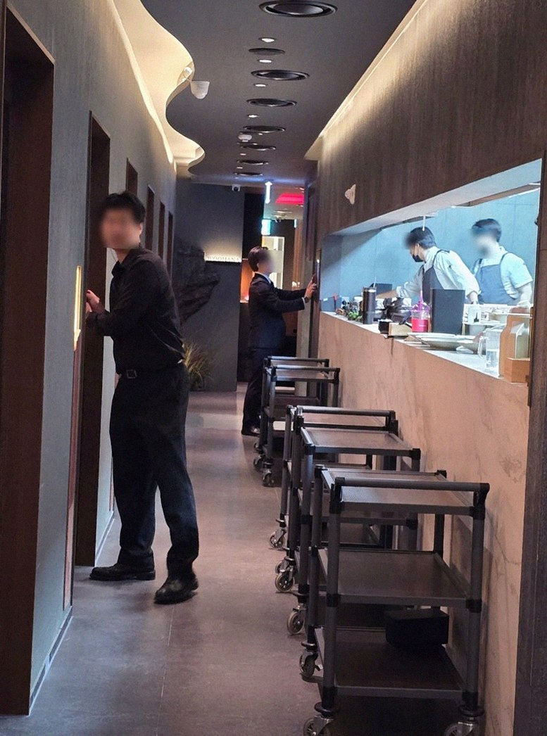 우하나 여의도점 · 여의도 소고기 · 전 좌석 프라이빗 룸 내부 분위기
