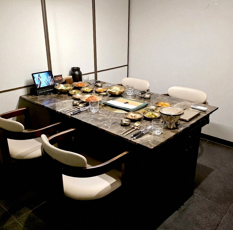 대보정 시청역점 · 한 상 가득 차려진 한우 오마카세 코스