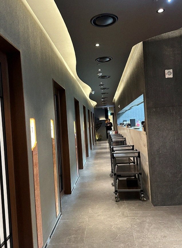 WOOHANA Jonggak · a private dining room — every table is a private room