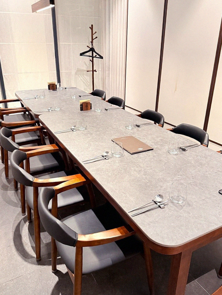 WOOHANA Jonggak · a private dining room — every table is a private room