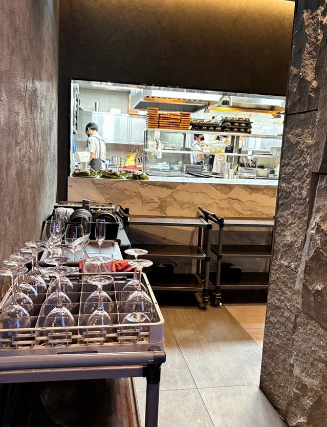 GOWOOGA Gwanghwamun · the full Hanwoo omakase table