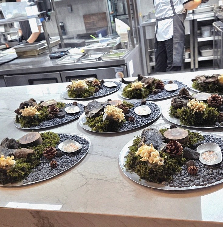 GOWOOGA Gangnam·Yeoksam · the full Hanwoo omakase table