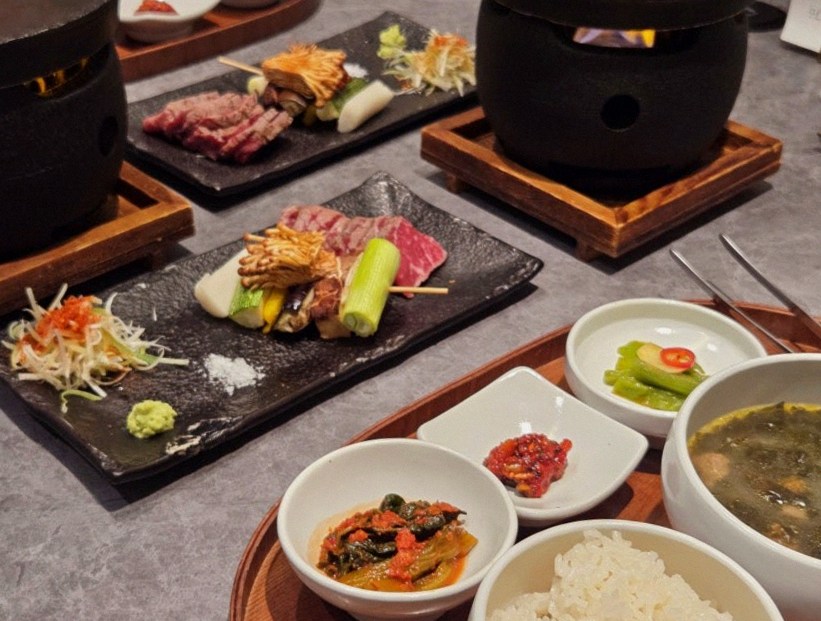 GOWOOGA Gangnam·Yeoksam · assorted Korean side dishes (banchan)