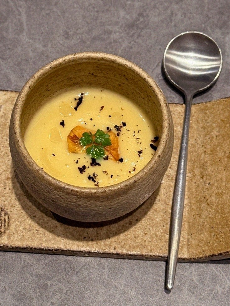 WOOHANA Jonggak · a warm soup to finish the course